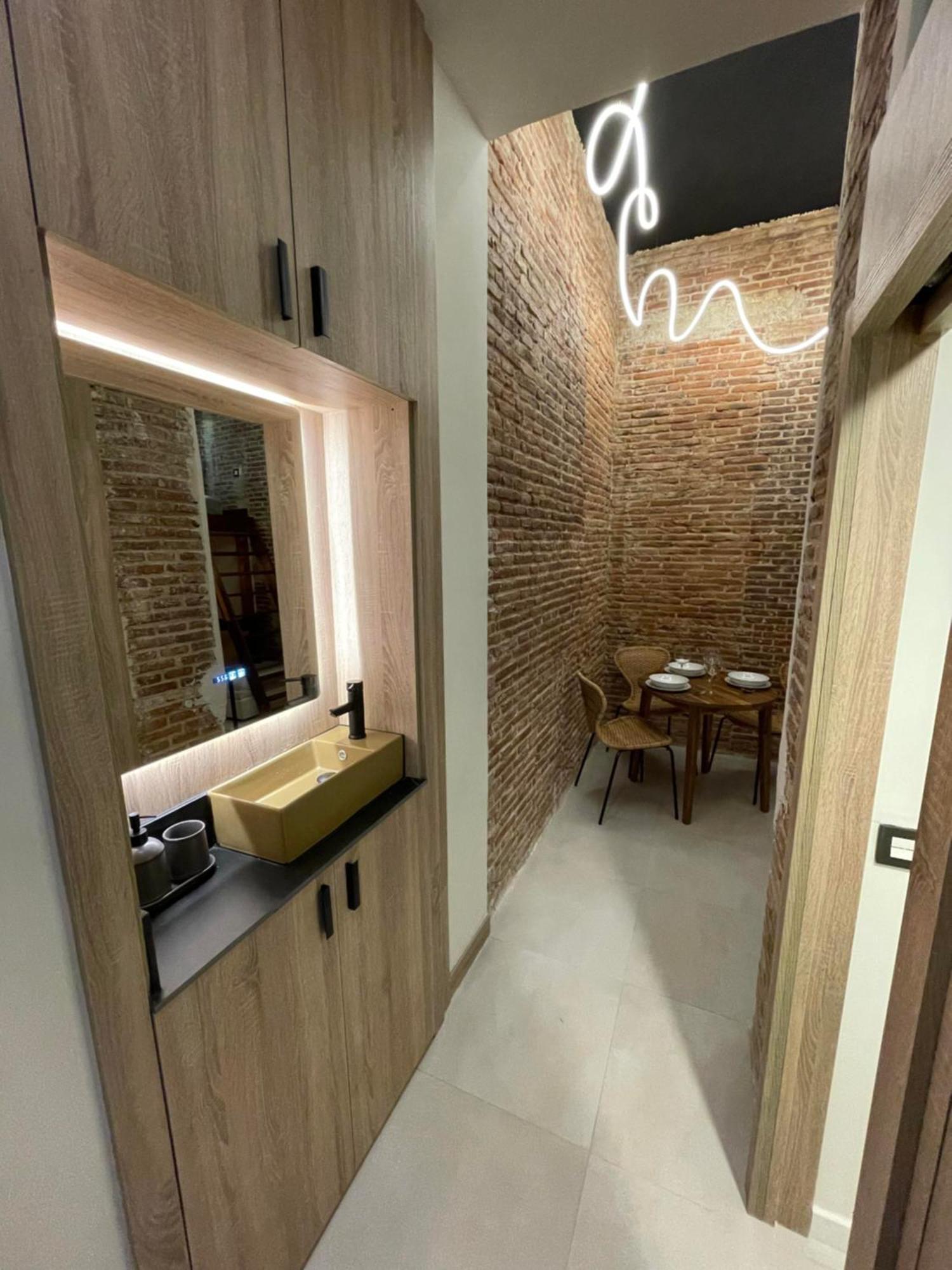 Apartamento Moderno En Edificio Historico Madrid Exterior photo